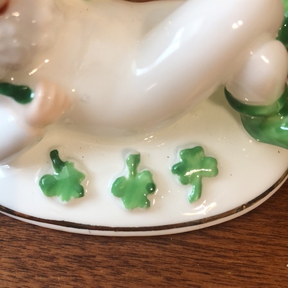 Schmid Bone China 1982 Leprechaun Figurine Pipe Shamrocks Gold Accent - Picture 6 of 9